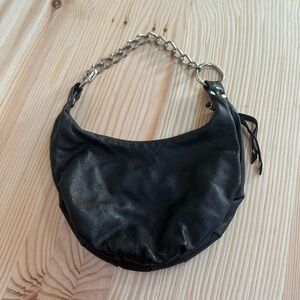 Black saddle bag with chains